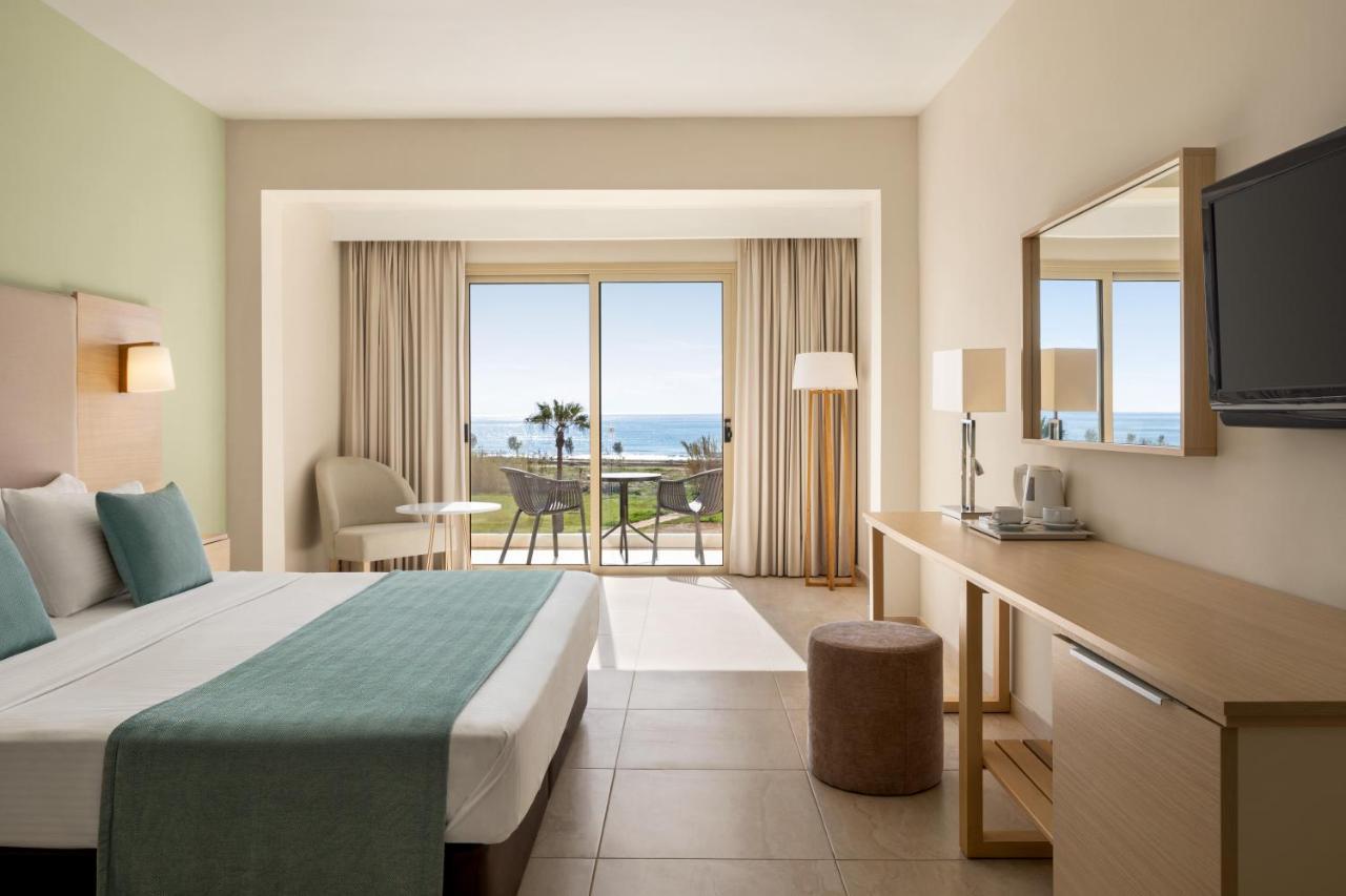 Ramada Hotel & Suites By Wyndham Ayia Napa Esterno foto
