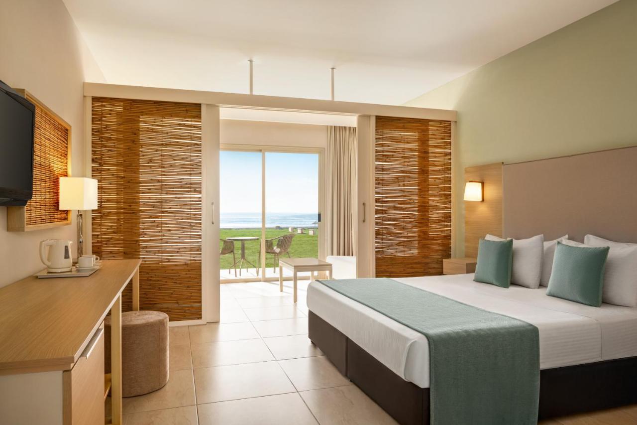 Ramada Hotel & Suites By Wyndham Ayia Napa Esterno foto